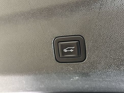 Used 2022 Chevrolet Tahoe LT w/ Luxury Package AWD/4WD image 30