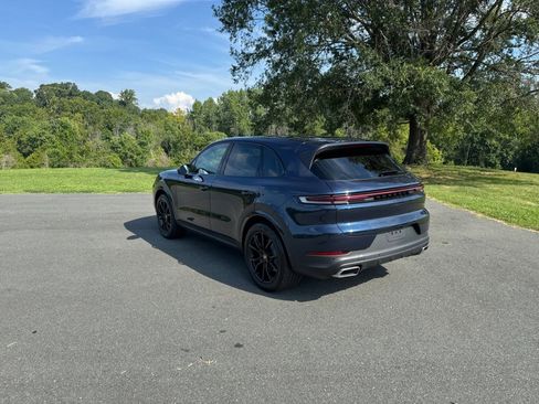 New 2025 Porsche Cayenne image 3