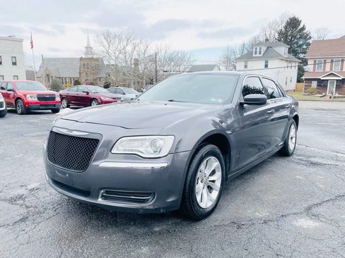Used 2016 Chrysler 300 Limited image 1
