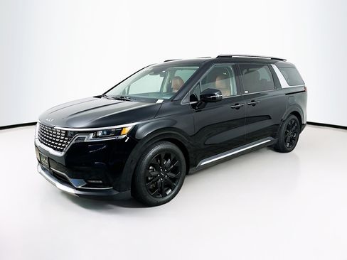 Used 2022 Kia Carnival SX Prestige FWD image 3