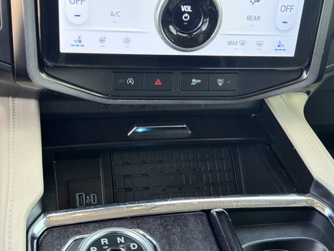 Used 2022 Ford Expedition Max Platinum AWD/4WD image 26