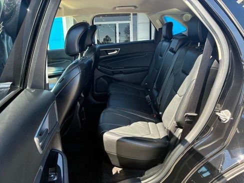 Used 2018 Ford Edge Titanium FWD image 15