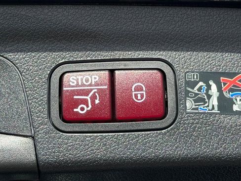 Used 2025 Mercedes-Benz GLE 450e 4MATIC image 14