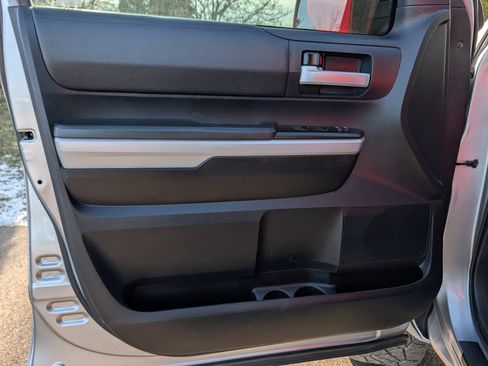 Used 2019 Toyota Tundra SR5 w/ Convenience Package image 29