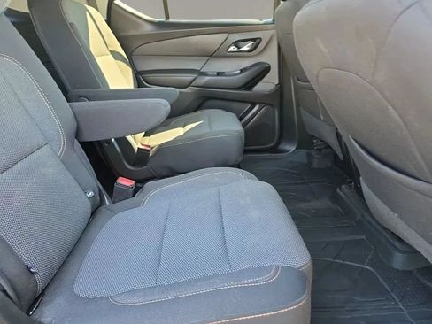 Used 2020 Chevrolet Traverse LT w/ Driver Confidence II Package AWD/4WD image 13