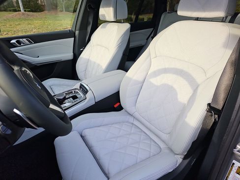 New 2026 BMW X5 xDrive50e w/ M Sport Package AWD/4WD image 17