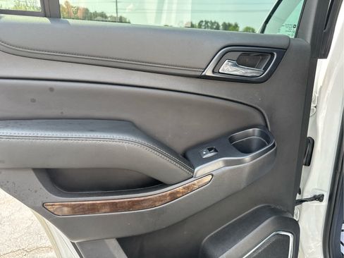 Used 2019 Chevrolet Tahoe LT w/ LT Signature Package RWD image 35