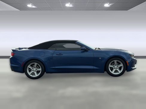 Used 2022 Chevrolet Camaro LT RWD image 8