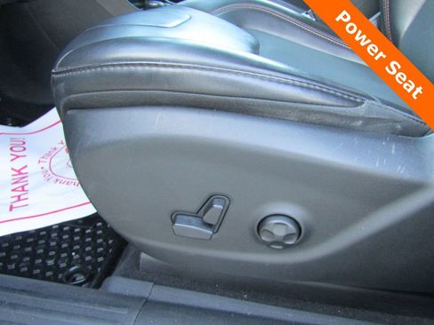 Used 2019 Jeep Cherokee Trailhawk image 6