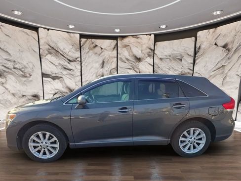 Used 2010 Toyota Venza FWD image 3