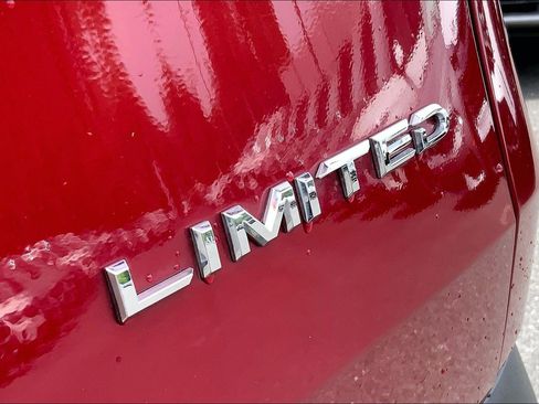 Used 2024 Toyota Grand Highlander AWD image 16