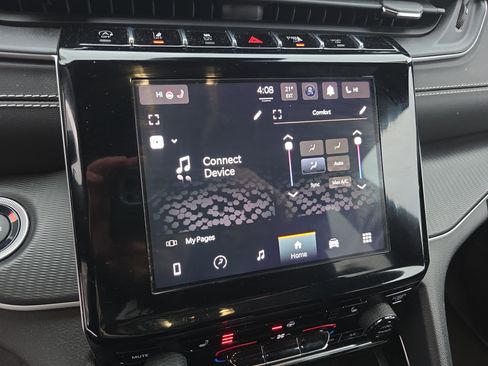 Used 2023 Jeep Grand Cherokee L Laredo image 28