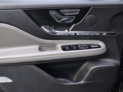 New 2026 Lincoln Corsair Premiere image 22