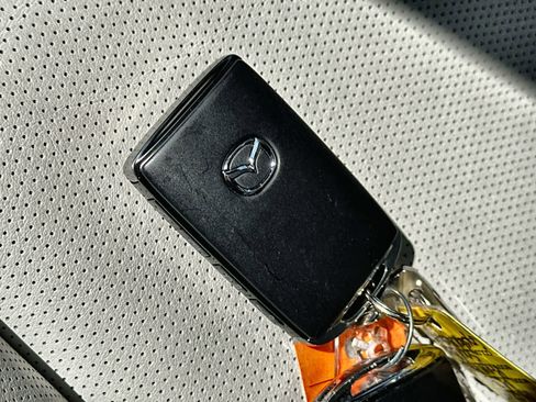 Used 2025 MAZDA MAZDA3 2.5 Turbo Sedan w/Premium Plus image 26