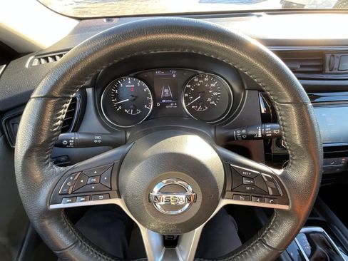 Used 2020 Nissan Rogue S w/ Special Edition Package image 36