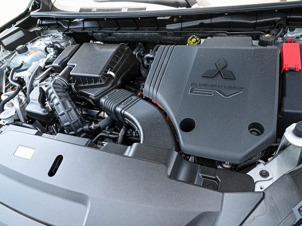 Used 2024 Mitsubishi Outlander SE AWD/4WD image 44