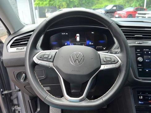 Used 2024 Volkswagen Tiguan SE AWD/4WD image 20