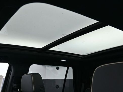 New 2026 Chevrolet Tahoe Premier w/ Sun And Tow Package AWD/4WD image 22