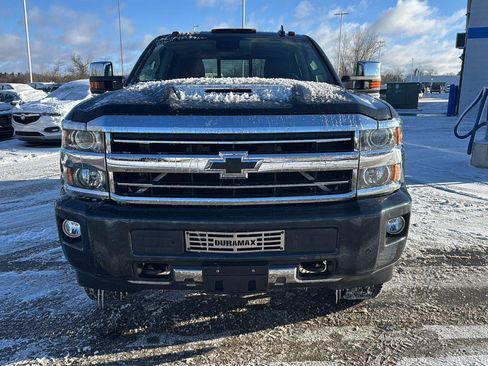 Used 2019 Chevrolet Silverado 2500 High Country image 9