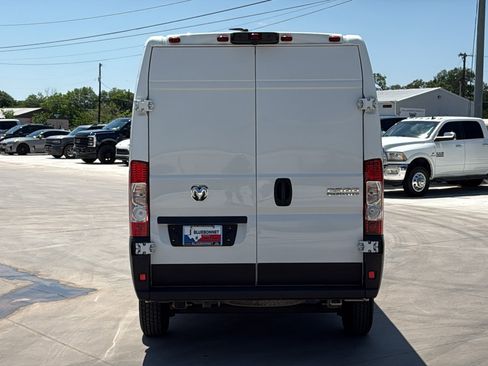 Used 2025 RAM ProMaster 2500 w/ Convenience Group FWD image 4