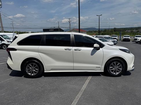 Used 2021 Toyota Sienna XLE AWD/4WD image 52