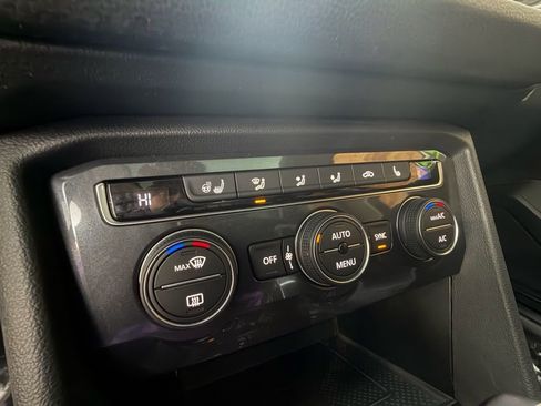 Used 2020 Volkswagen Tiguan SEL image 23