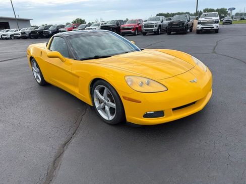 Used 2005 Chevrolet Corvette Coupe w/ Preferred Equipment Group RWD image 8