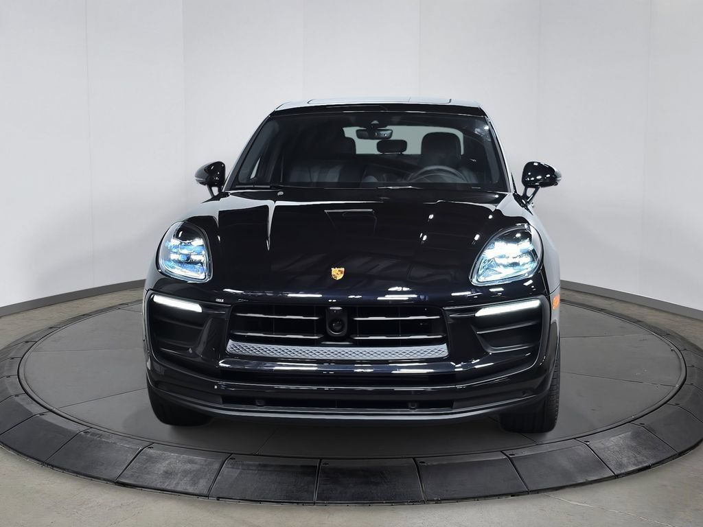 Certified 2026 Porsche Macan AWD/4WD image 10