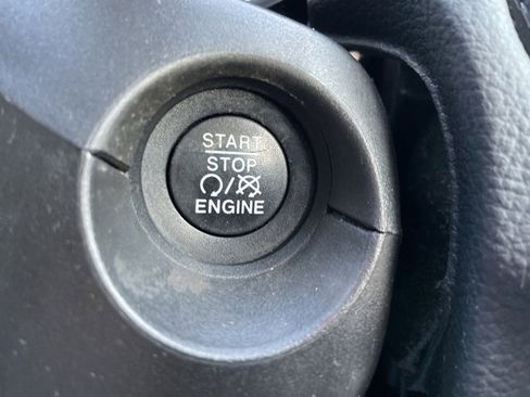 Used 2020 Jeep Compass Limited image 28