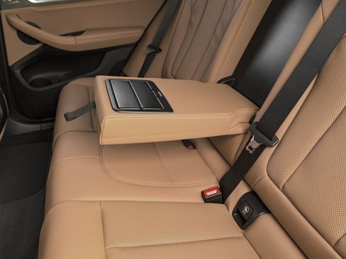 Used 2024 BMW X3 sDrive30i w/ M Sport Package RWD image 37