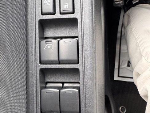 Used 2024 Nissan Frontier SL w/ Technology Package image 23