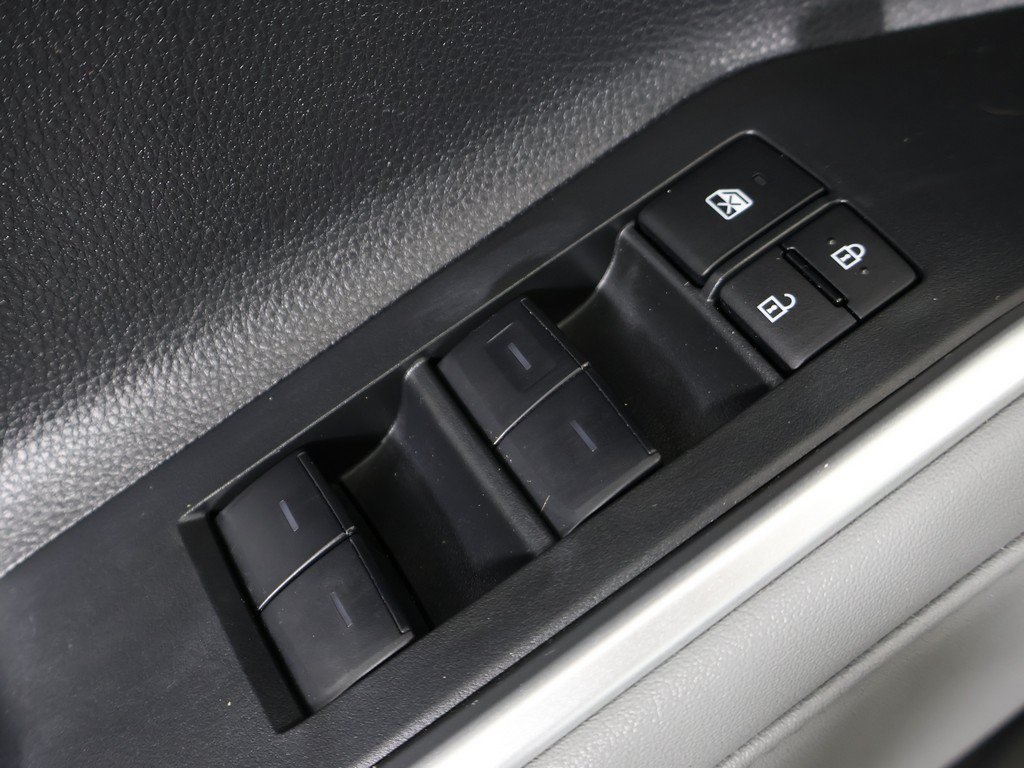 Used 2024 Toyota Highlander XLE AWD/4WD image 43