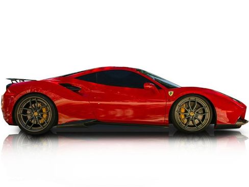 Used 2017 Ferrari 488 GTB image 2