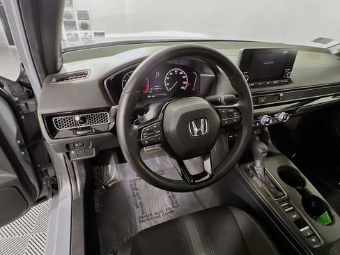 Used 2025 Honda Civic Sport image 11