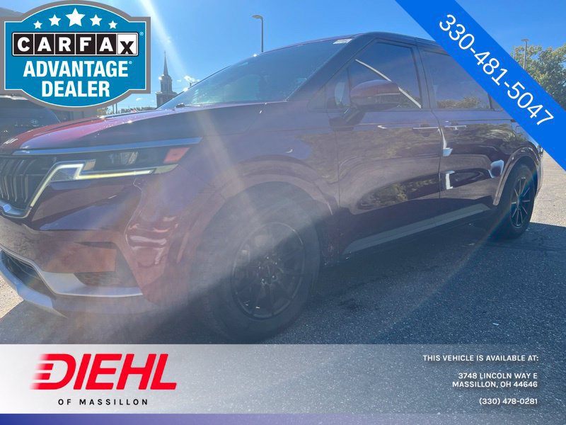 Used 2023 Kia Carnival LX FWD image 1