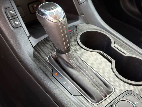 Used 2018 GMC Acadia SLT image 26