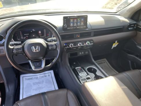 Used 2025 Honda Pilot Elite image 18