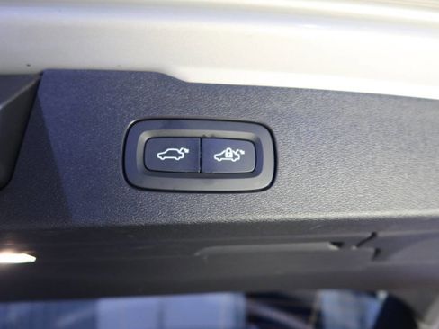 Used 2025 Volvo V60 B5 Cross Country Plus image 28