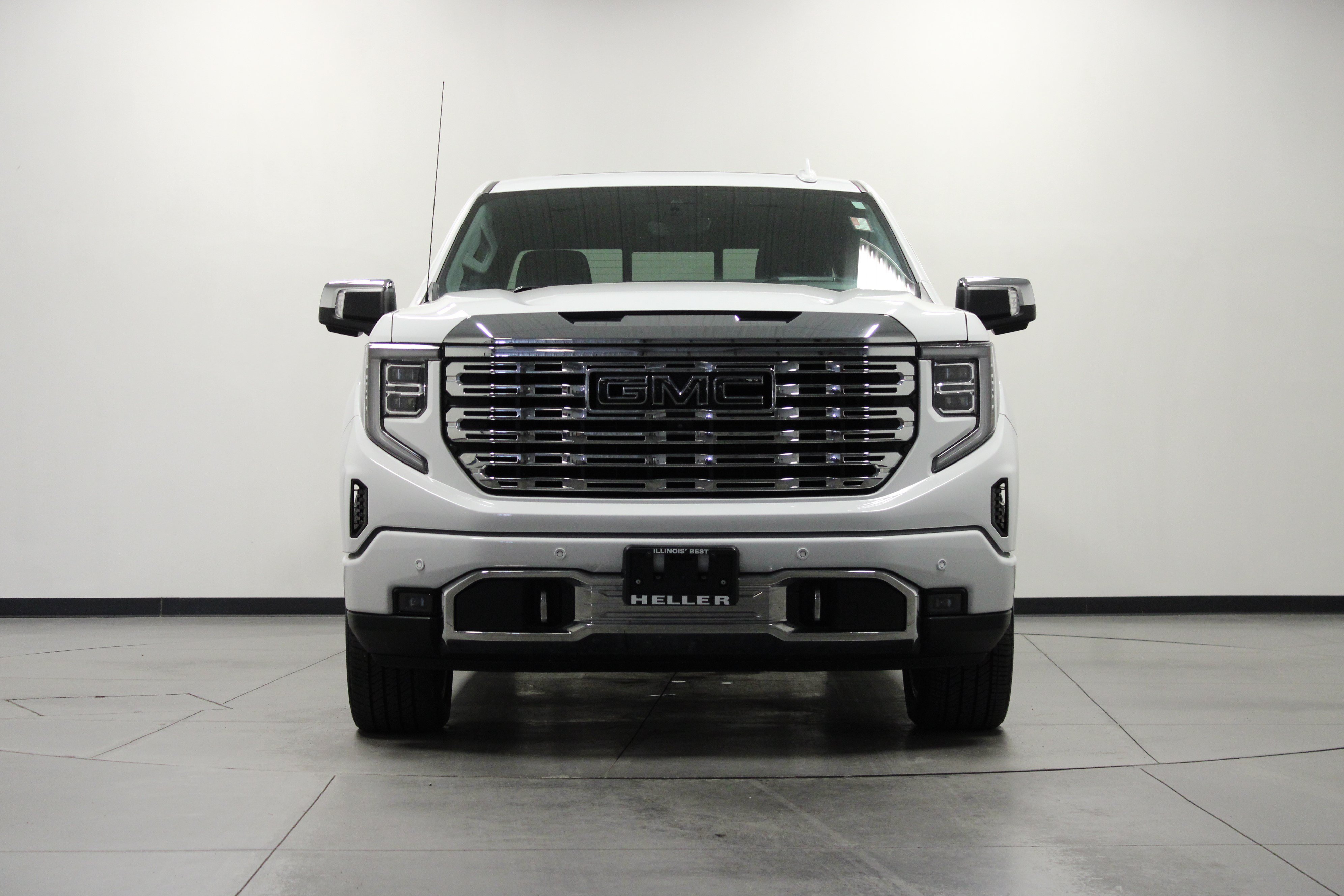 Used 2023 GMC Sierra 1500 Denali w/ Denali Reserve Package AWD/4WD image 9
