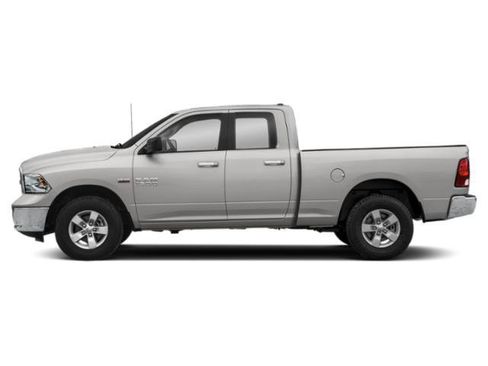 Used 2018 RAM 1500 Classic SLT RWD image 4