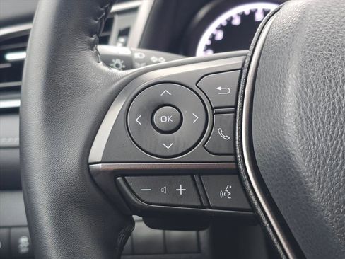 Used 2024 Toyota Camry SE image 18