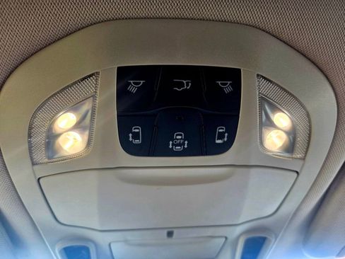 Used 2017 Chrysler Pacifica Limited FWD image 14