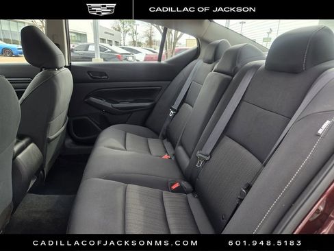 Used 2025 Nissan Altima 2.5 SV image 10