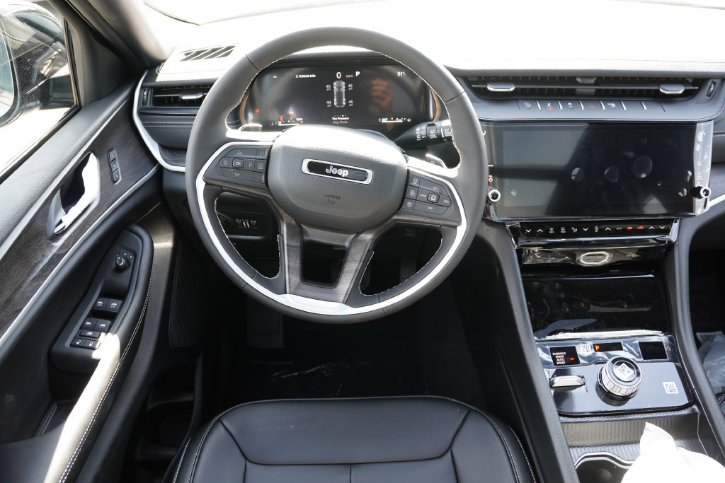 New 2027 Jeep Grand Cherokee Limited AWD/4WD image 14