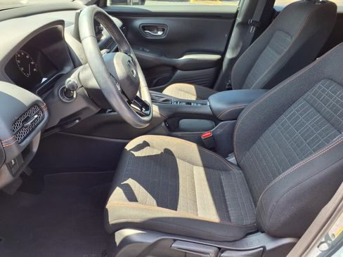Used 2025 Honda HR-V Sport image 14