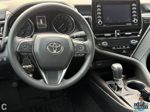 Used 2024 Toyota Camry SE FWD image 12