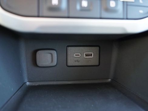 Certified 2023 GMC Acadia SLE w/ Driver Convenience Package image 28