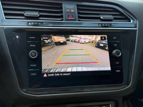 Used 2019 Volkswagen Tiguan SEL Premium R-Line w/ 3rd Row Seat Package AWD/4WD image 23