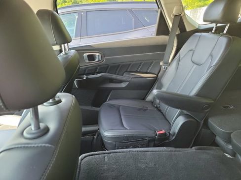 Certified 2023 Kia Sorento SX FWD image 8