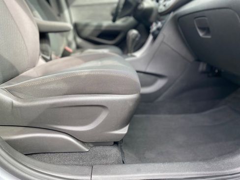 Used 2020 Chevrolet Trax LS w/ Tint and Cruise Package image 11